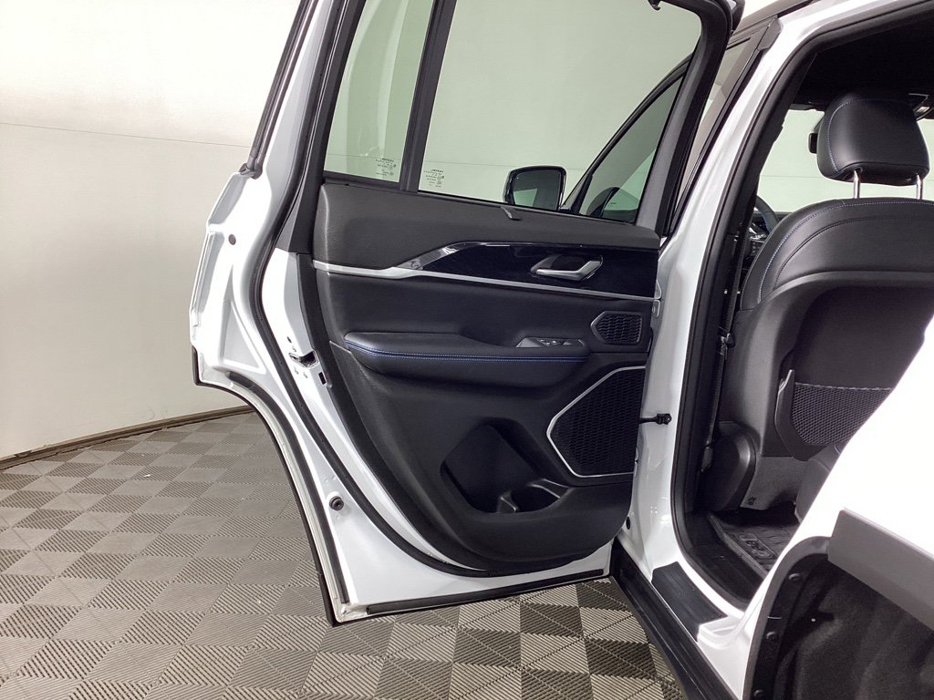 Used 2024 Jeep Grand Cherokee Trailhawk w/ Advanced Protech Group II image 13