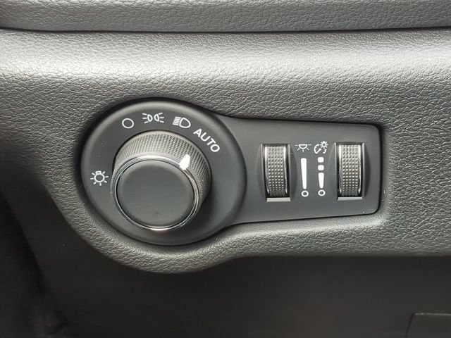 New 2027 Chrysler Pacifica Pinnacle w/ Theater Group AWD/4WD image 29
