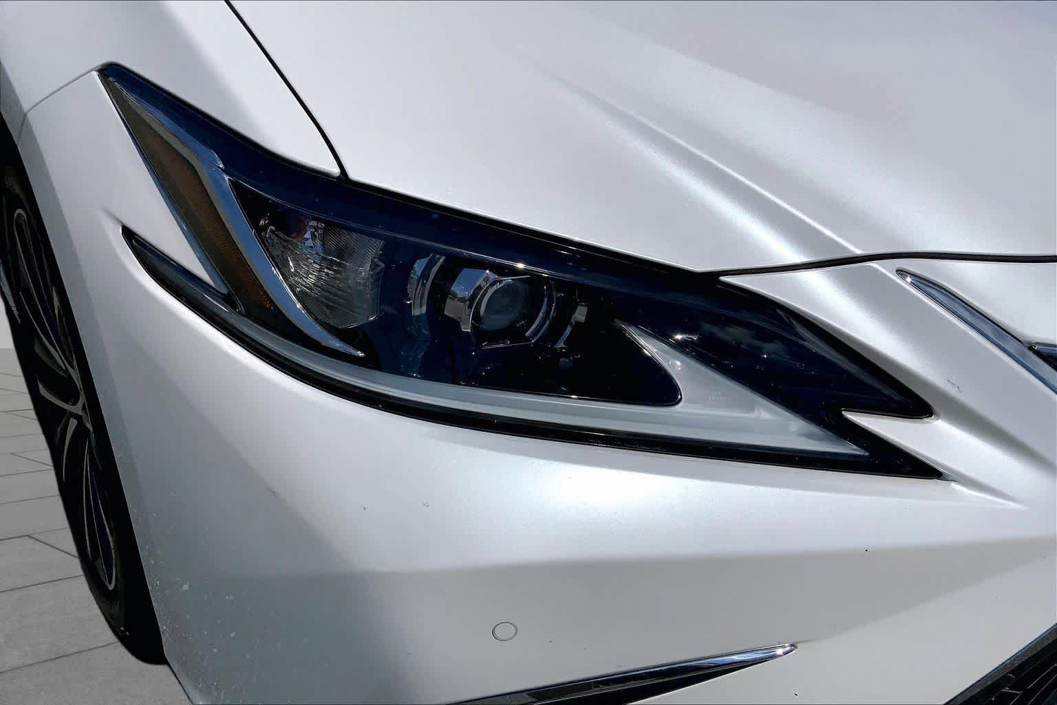 Certified 2024 Lexus ES 350 w/ Premium Package FWD image 28