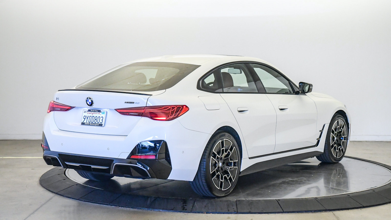 Used 2026 BMW i4 eDrive40 w/ M Sport Package RWD image 5