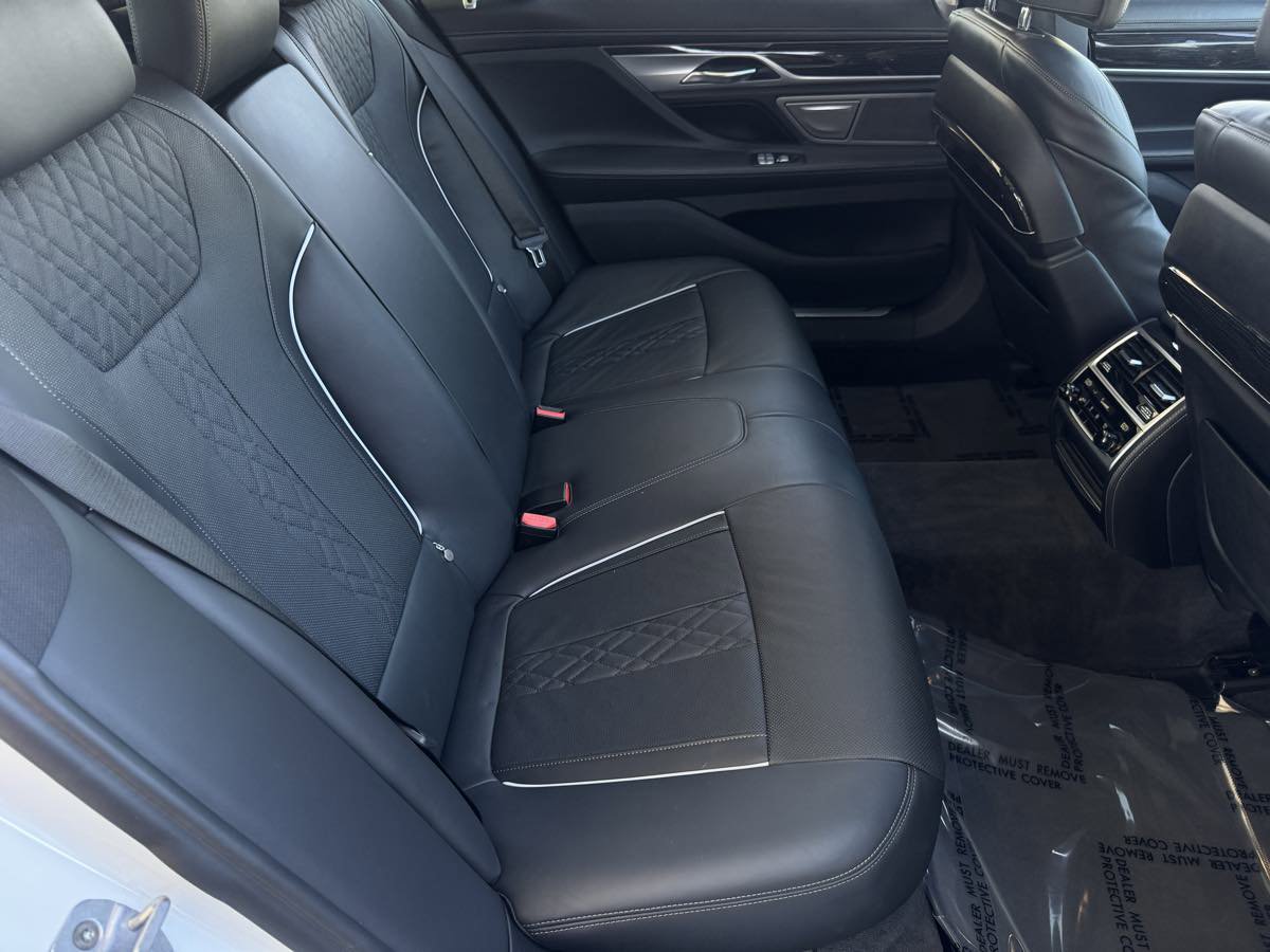 Used 2018 BMW 740i image 20