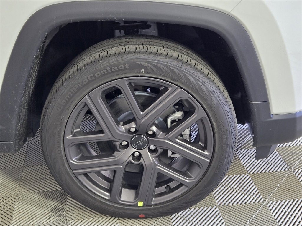 New 2026 Jeep Compass Latitude image 18