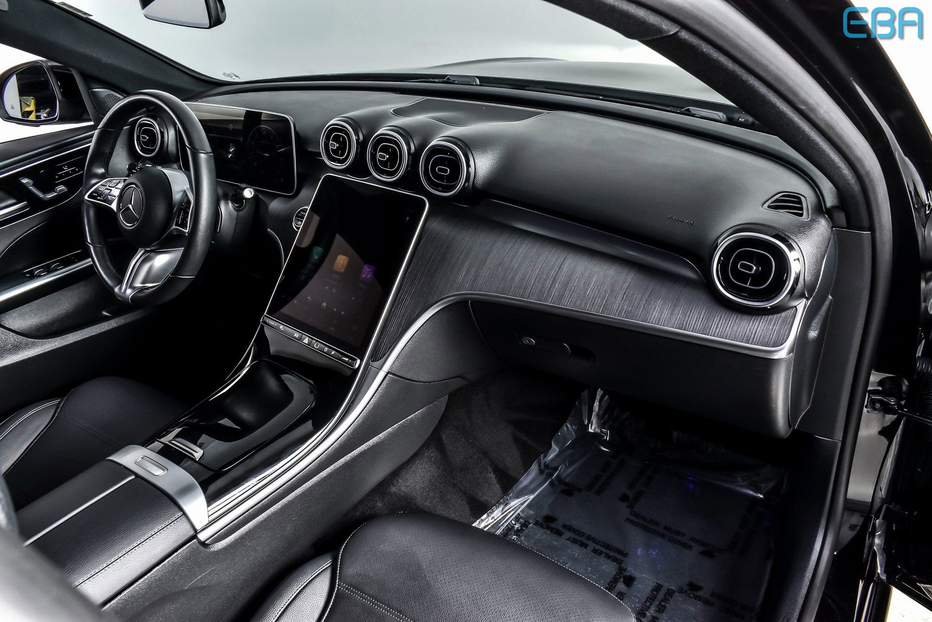 Used 2025 Mercedes-Benz C 300 4MATIC Sedan image 25