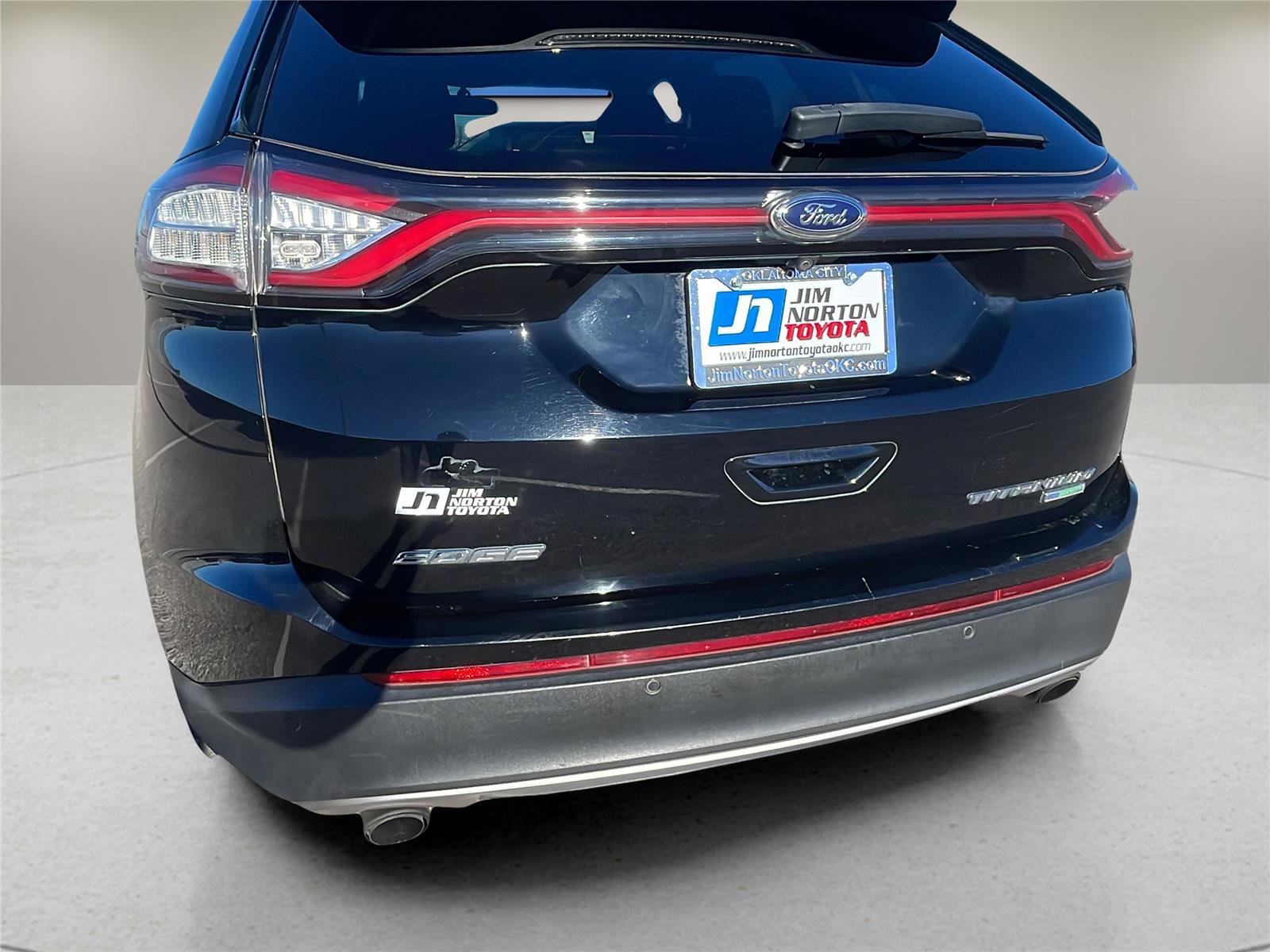 Used 2016 Ford Edge Titanium w/ Technology Package image 12