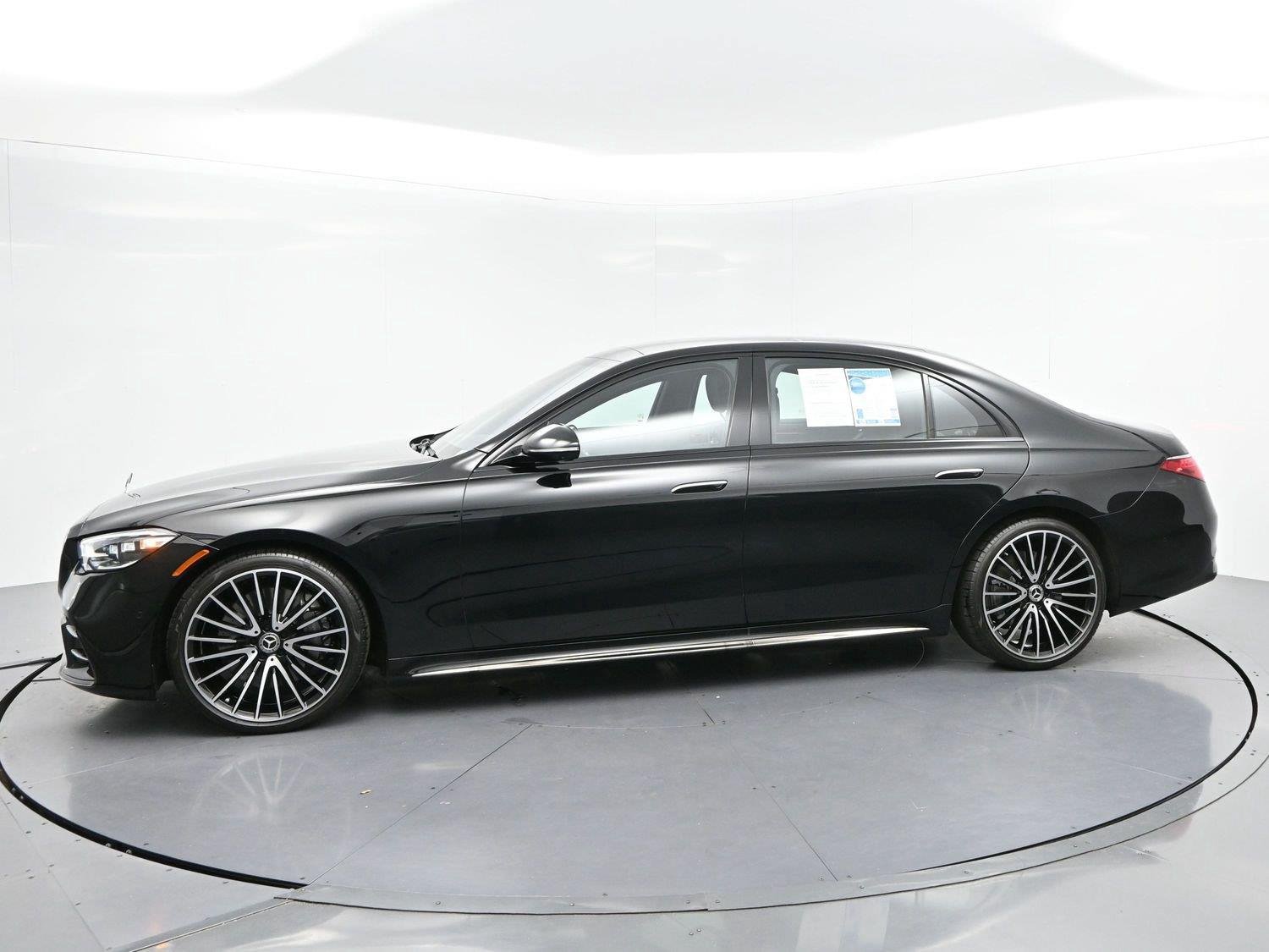 Used 2024 Mercedes-Benz S 580 4MATIC Sedan image 4