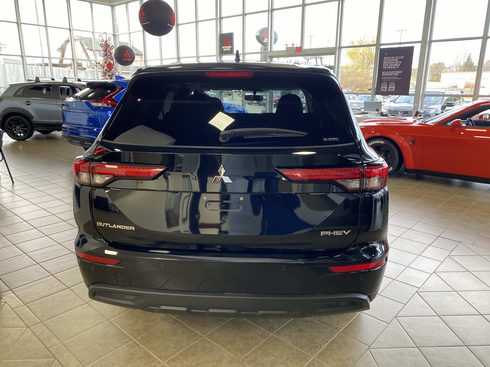 New 2025 Mitsubishi Outlander ES image 5