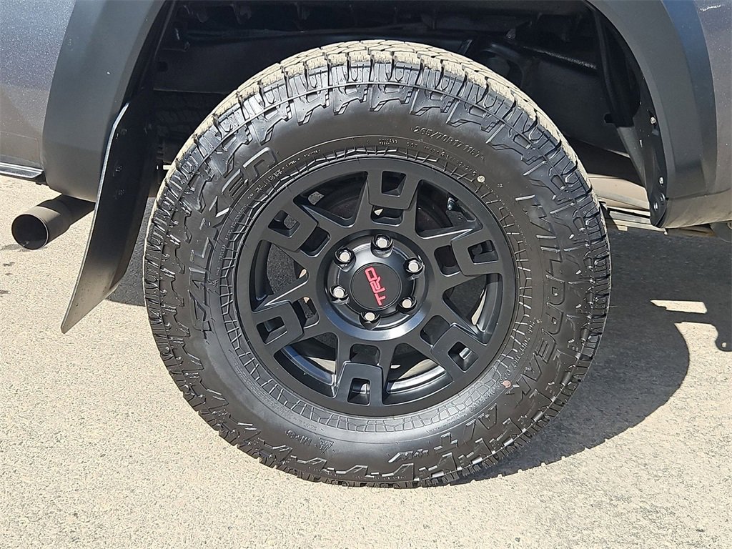 Used 2021 Toyota Tacoma TRD Off-Road image 9