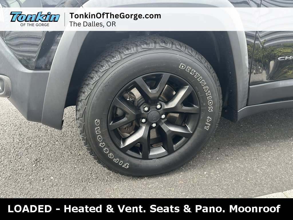 Used 2017 Jeep Cherokee Trailhawk image 11