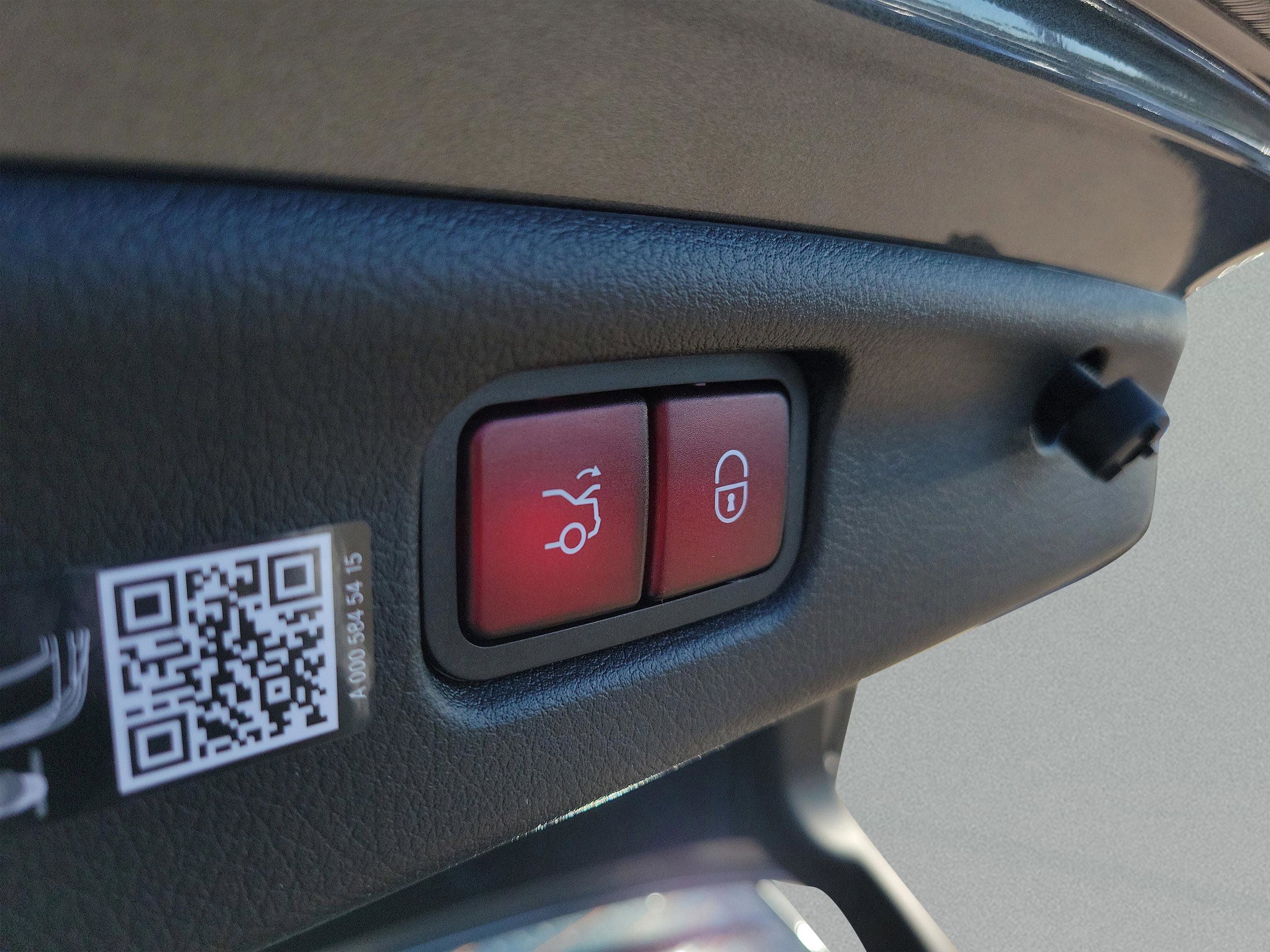 Certified 2025 Mercedes-Benz C 300 Sedan image 27