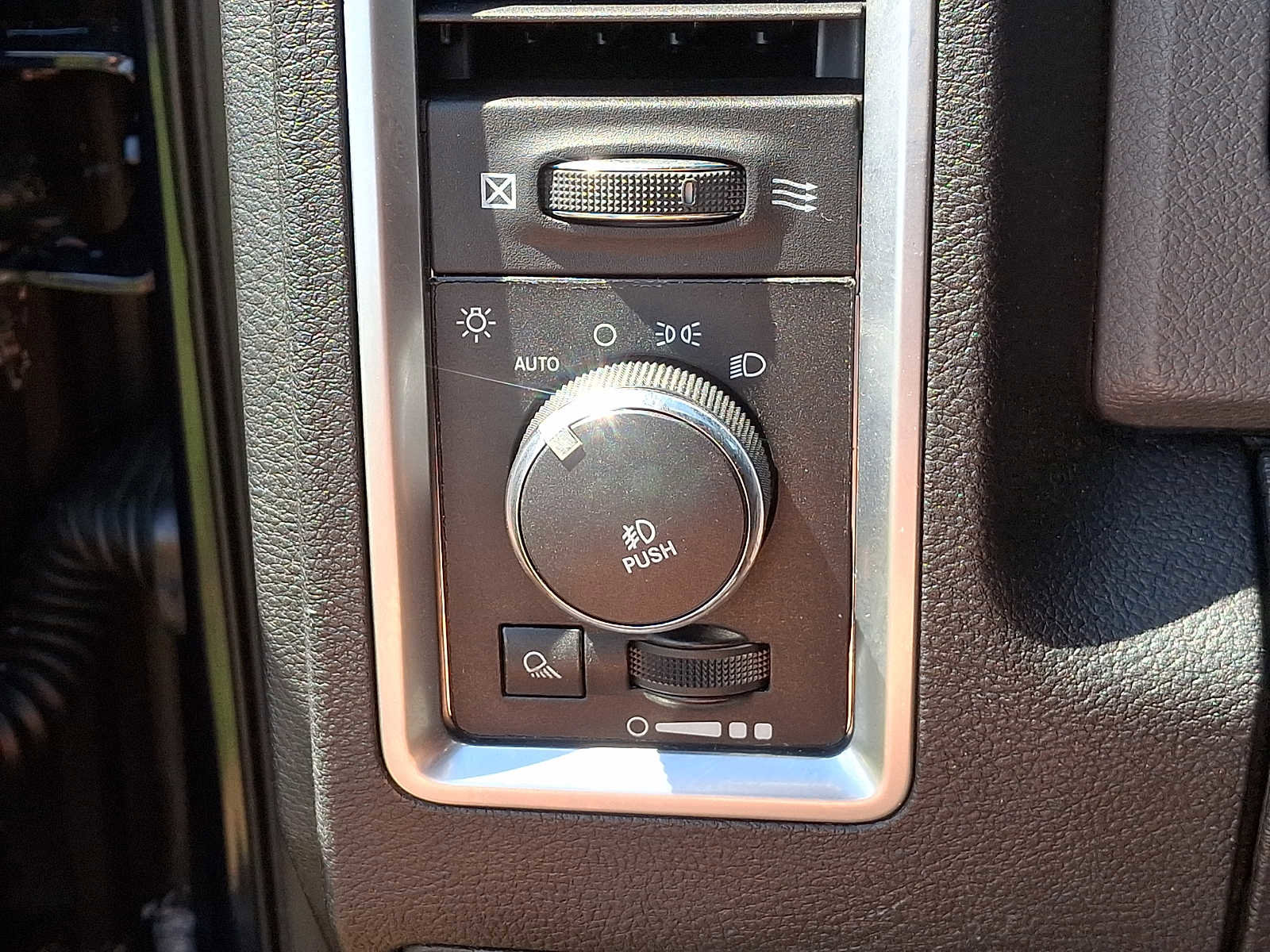 Used 2013 RAM 1500 Classic SLT w/ Big Horn Equipment Group AWD/4WD image 24