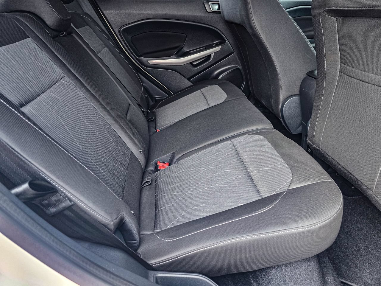 Used 2020 Ford EcoSport SE w/ SE Convenience Package FWD image 40