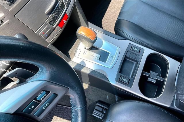 Used 2014 Subaru Outback 2.5i Limited w/ Moonroof Package AWD/4WD image 12