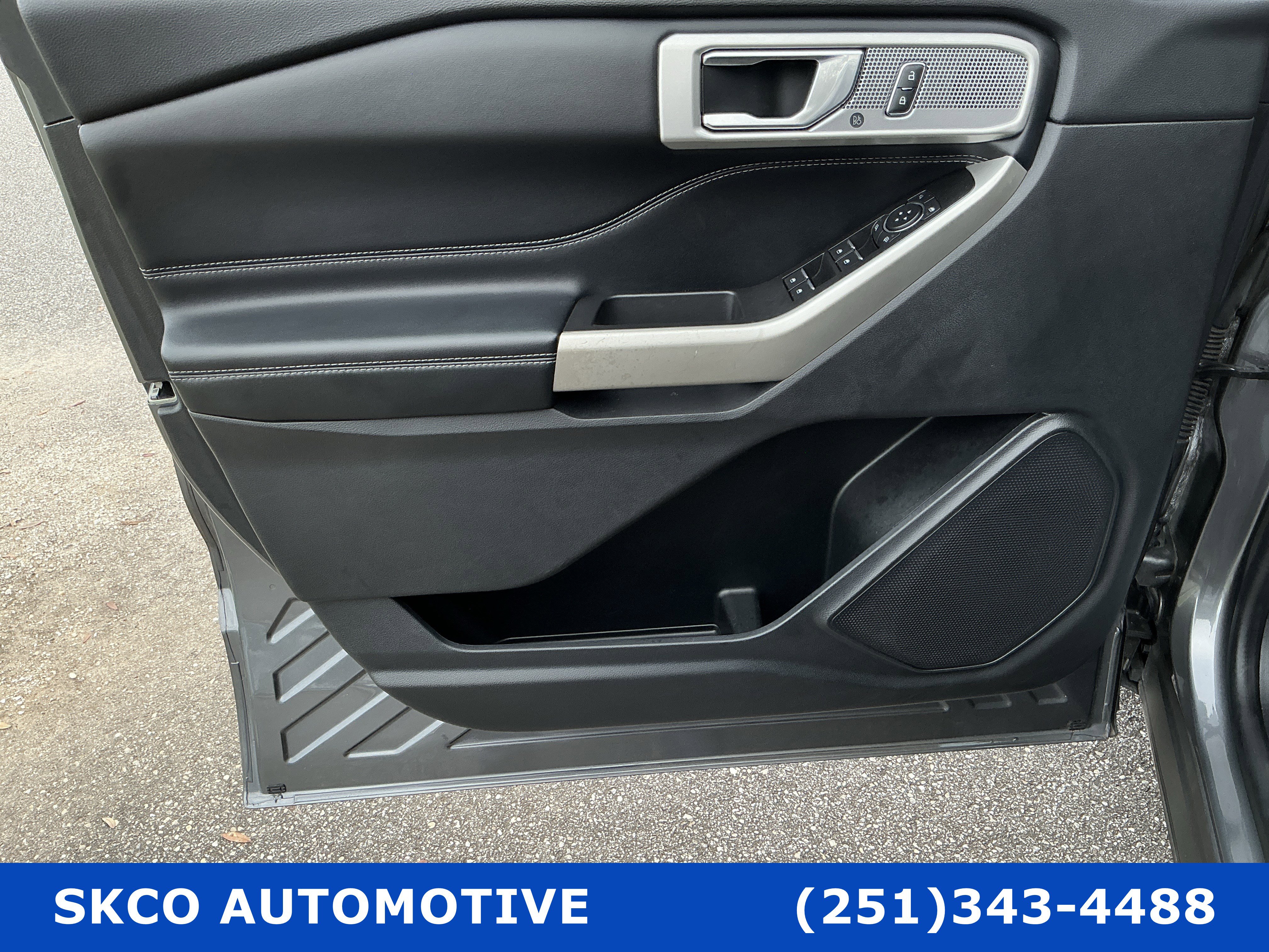 Used 2022 Ford Explorer Limited image 12