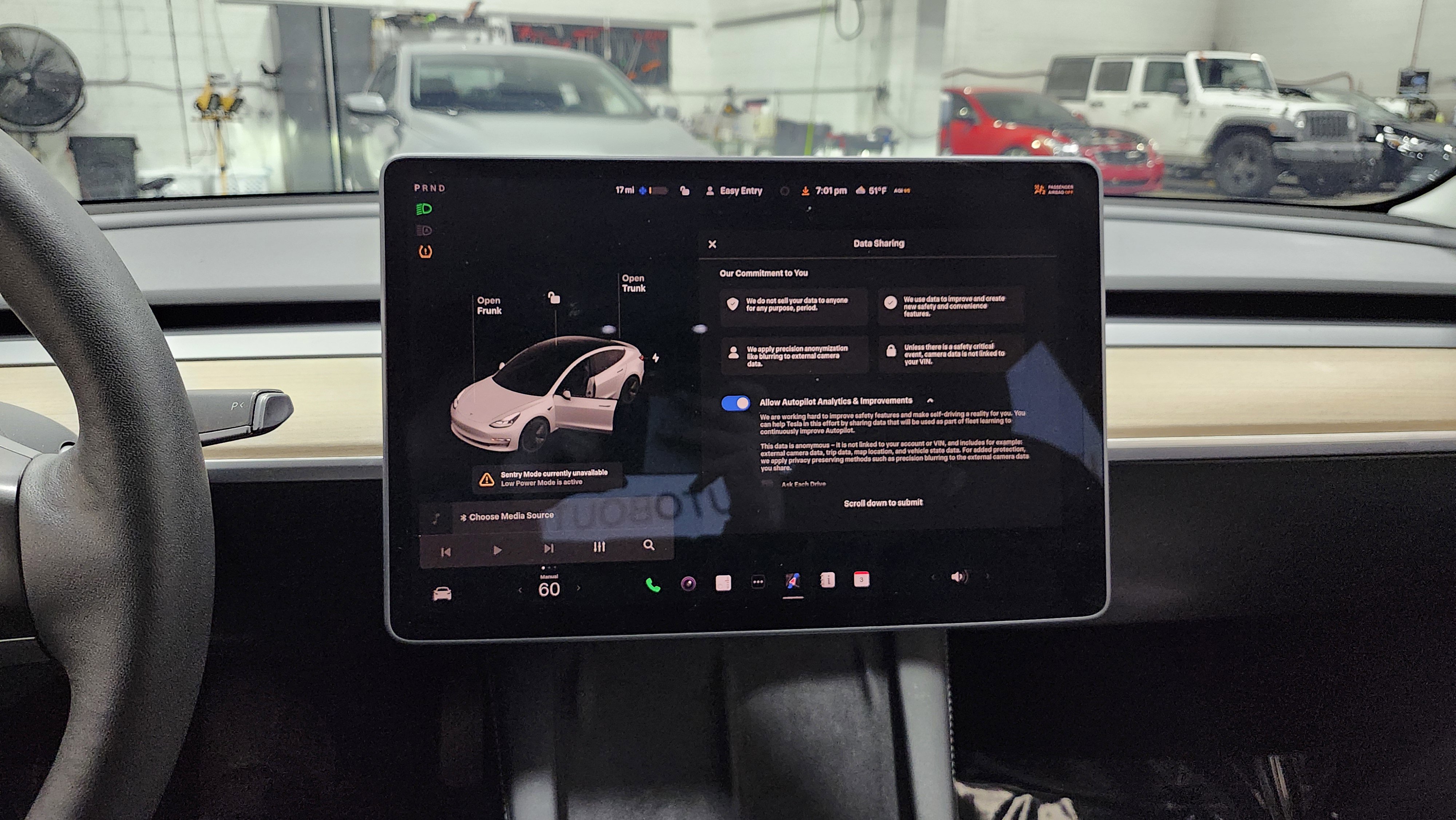 Used 2021 Tesla Model 3 Standard Range Plus image 29