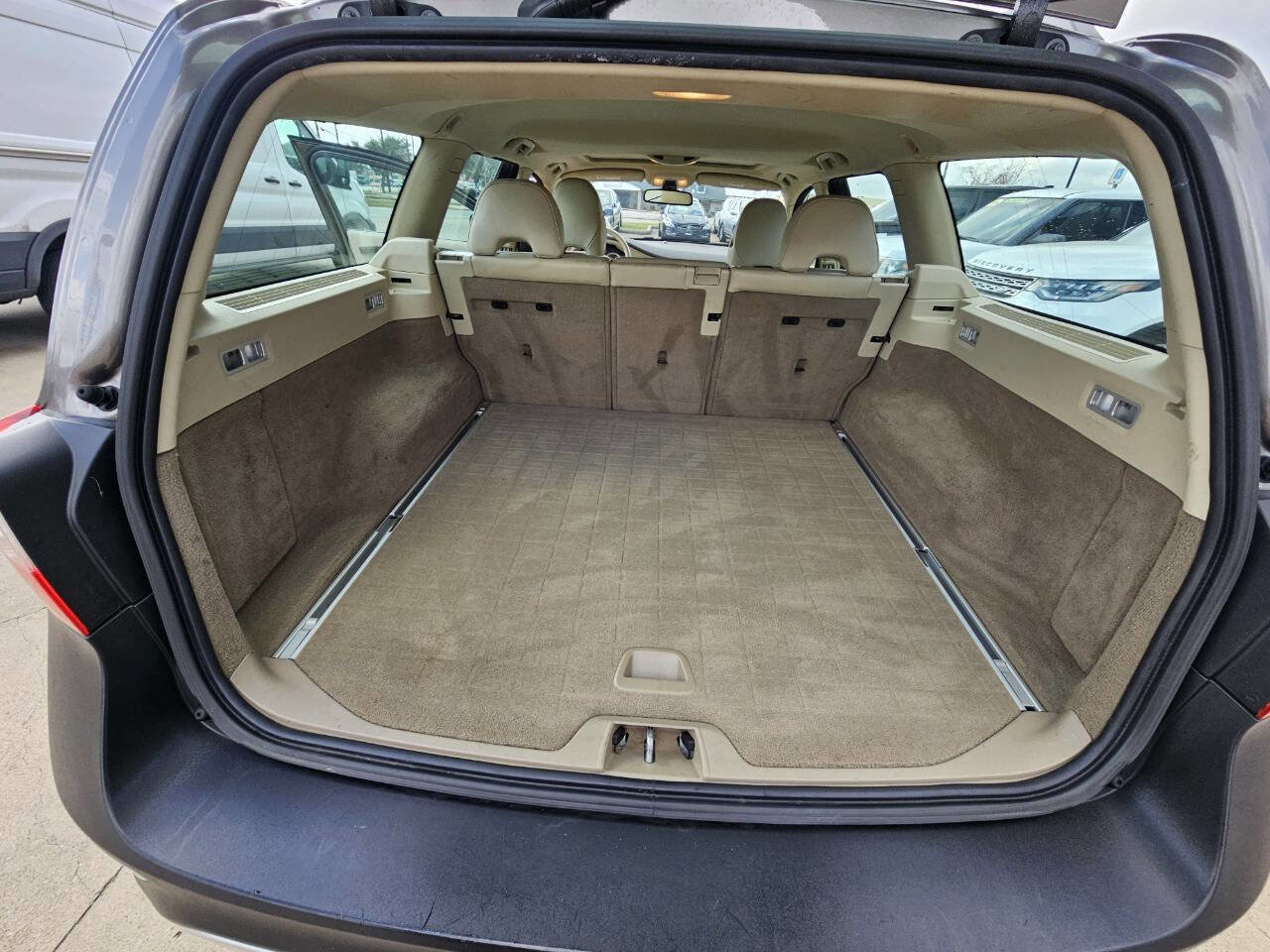 Used 2010 Volvo XC70 T6 image 16