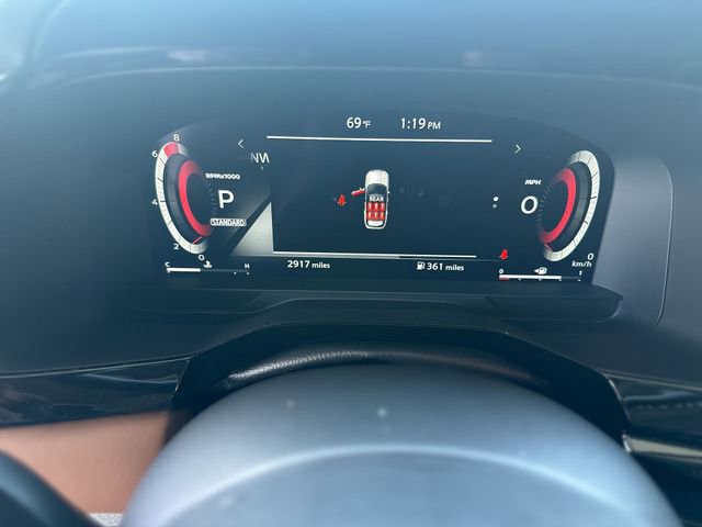 Used 2025 Nissan Pathfinder Platinum w/ Black Appearance Package image 16