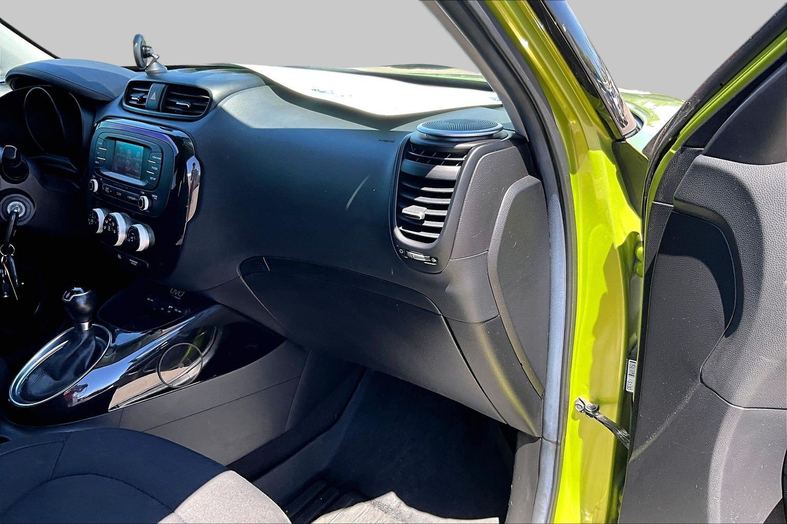 Used 2015 Kia Soul ! FWD image 12