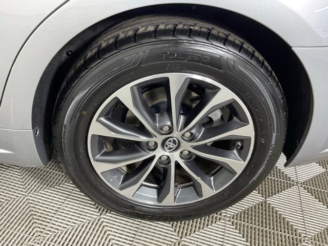 Used 2018 Toyota Avalon XLE FWD image 9