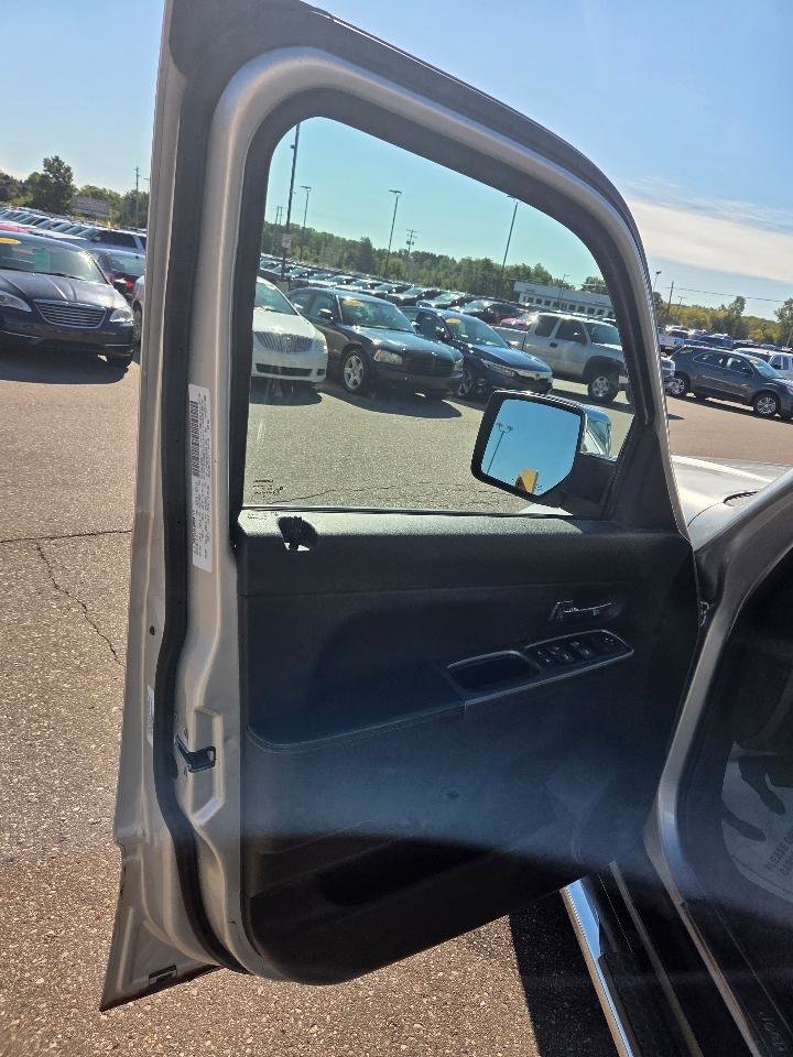 Used 2011 Jeep Liberty Limited Jet AWD/4WD image 10