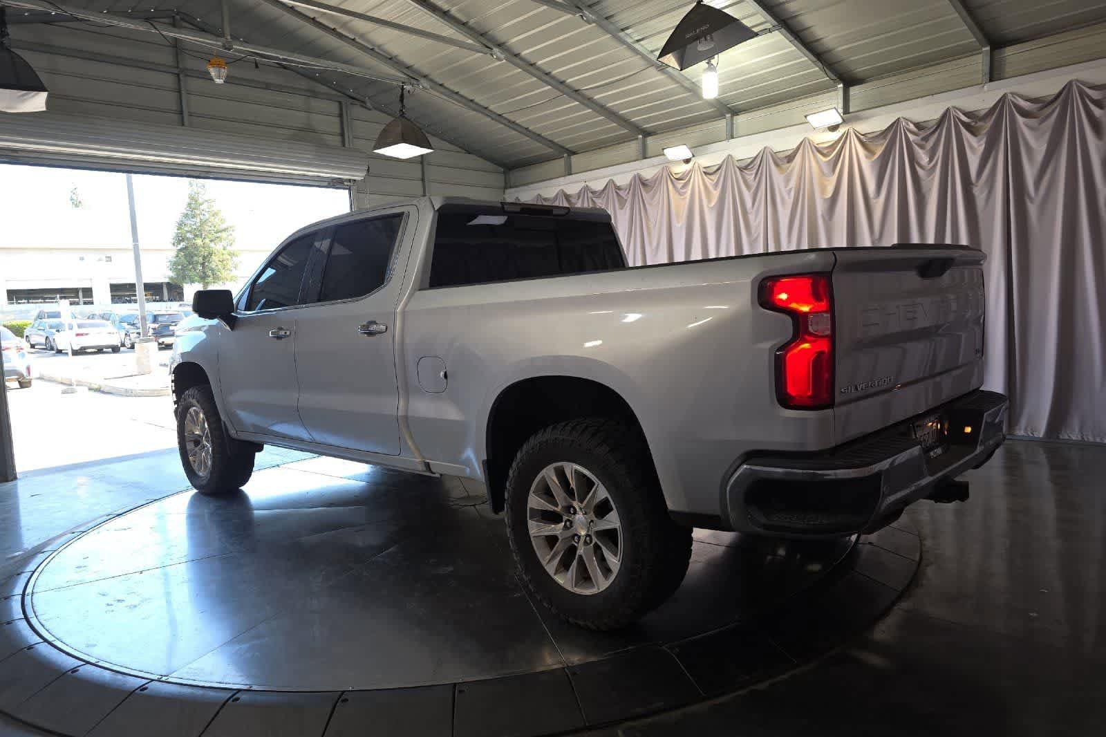 Used 2019 Chevrolet Silverado 1500 LTZ w/ LTZ Texas Edition AWD/4WD image 7