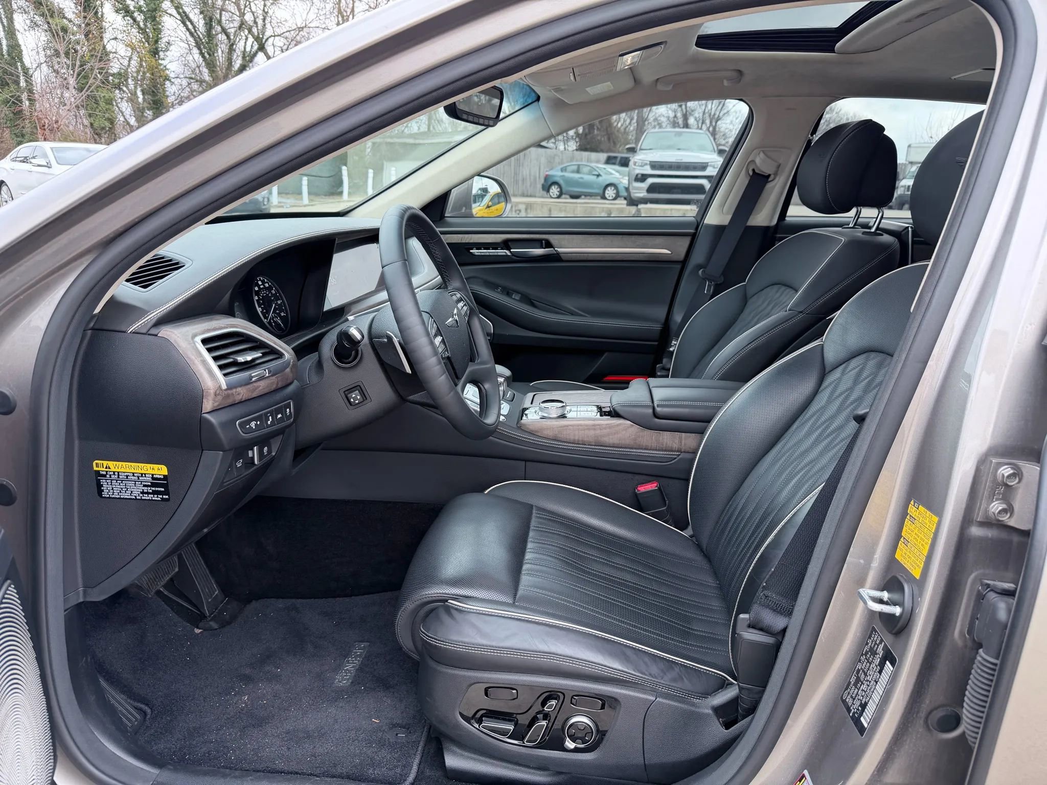 Used 2021 Genesis G90 5.0 Ultimate image 33