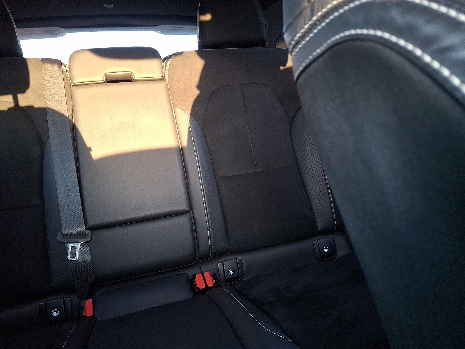 Used 2021 Volvo XC40 T5 R-Design w/ Climate Package image 20