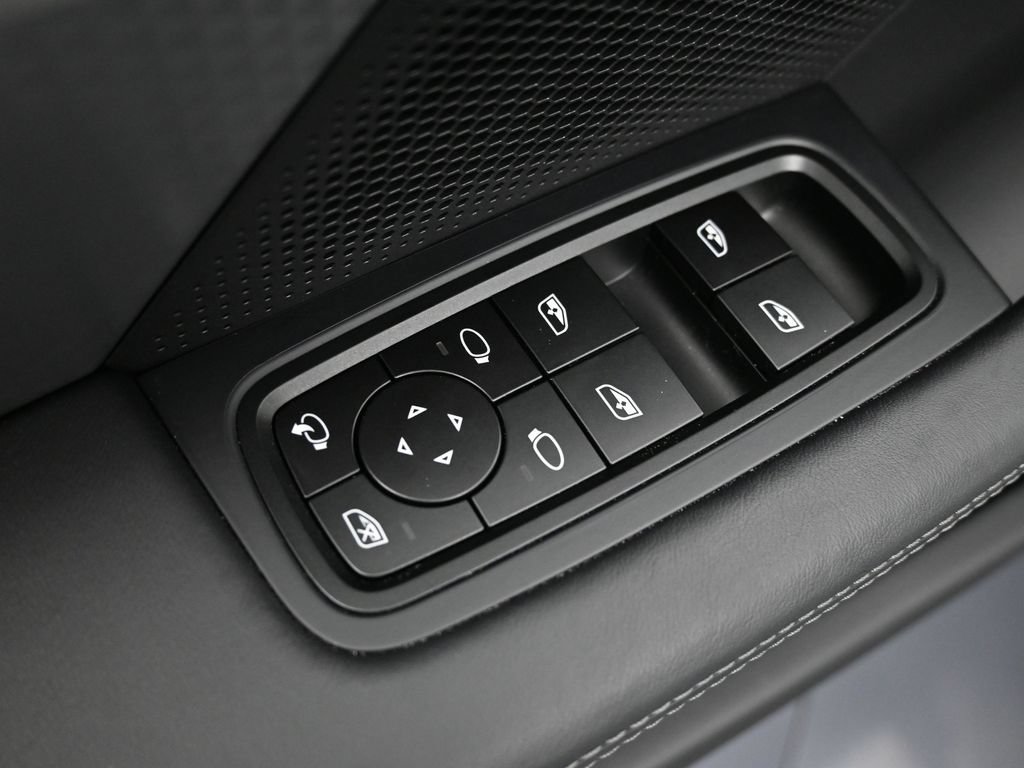 New 2026 Porsche Taycan GTS AWD/4WD image 19