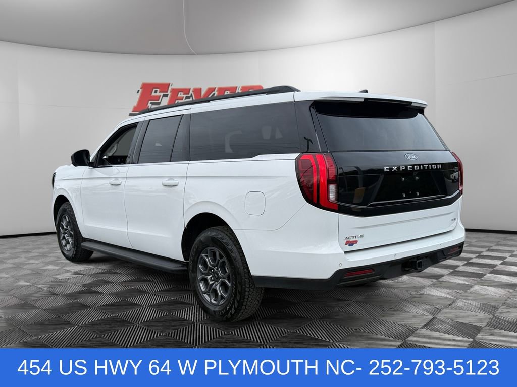 Used 2025 Ford Expedition Max Active AWD/4WD image 3