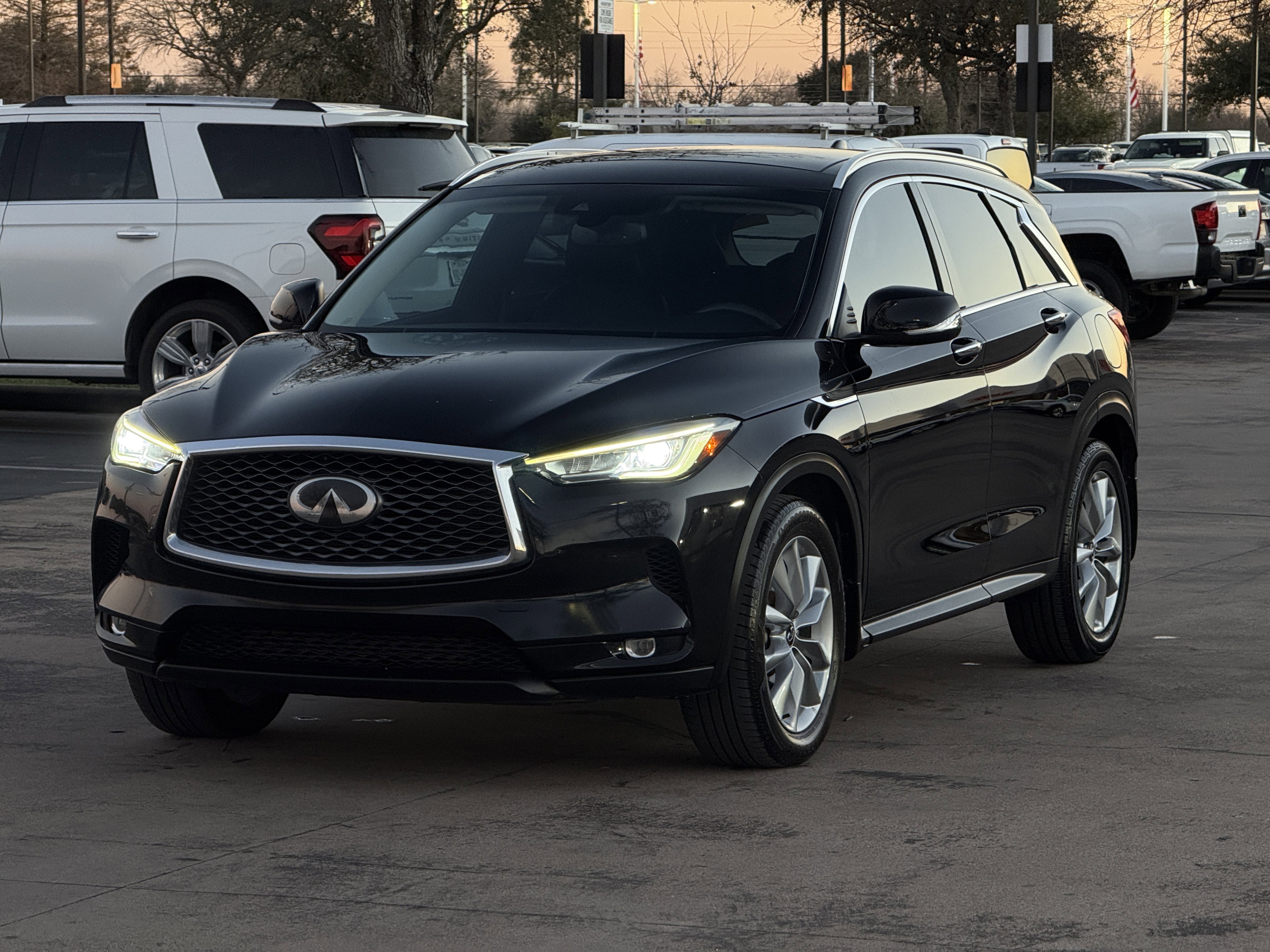 Used 2022 INFINITI QX50 Luxe FWD image 5