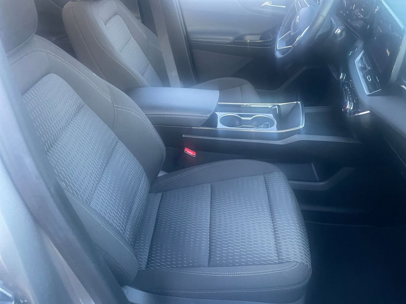 Used 2025 Chevrolet Equinox LT image 35