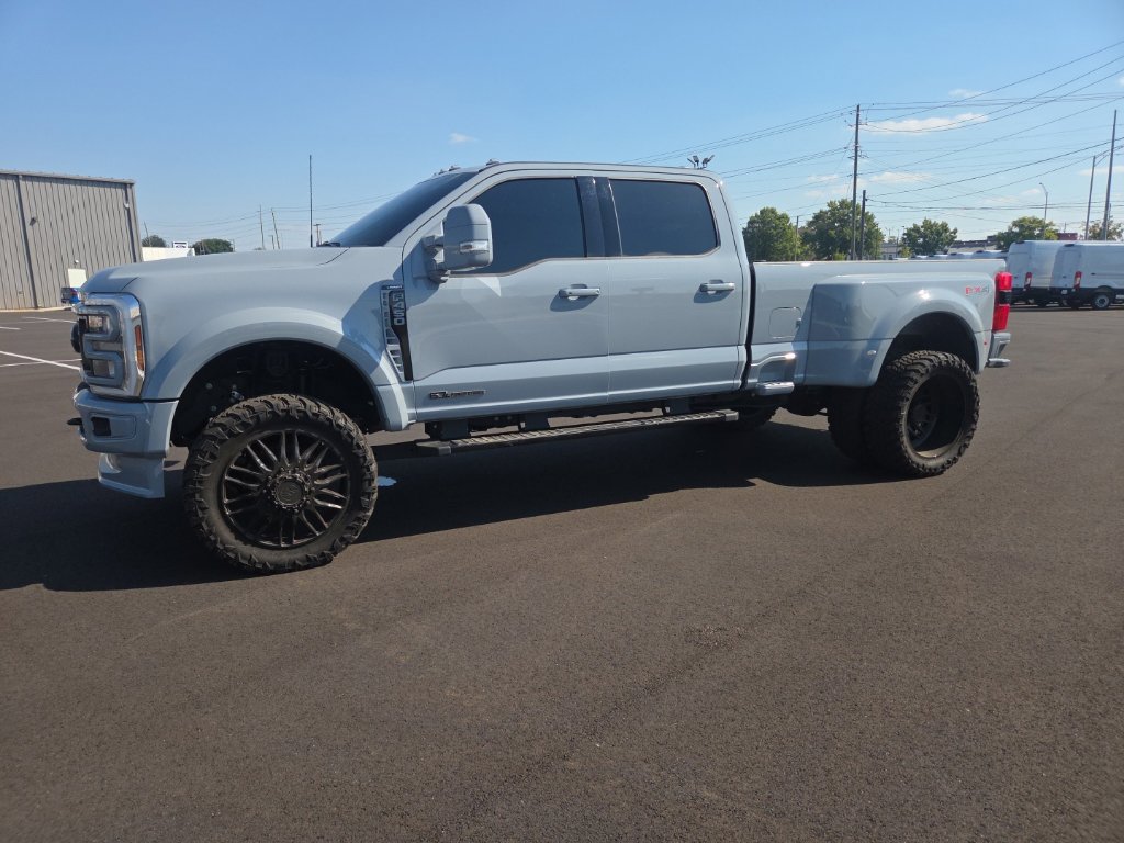 Used 2025 Ford F450 Lariat w/ FX4 Off-Road Package AWD/4WD image 8