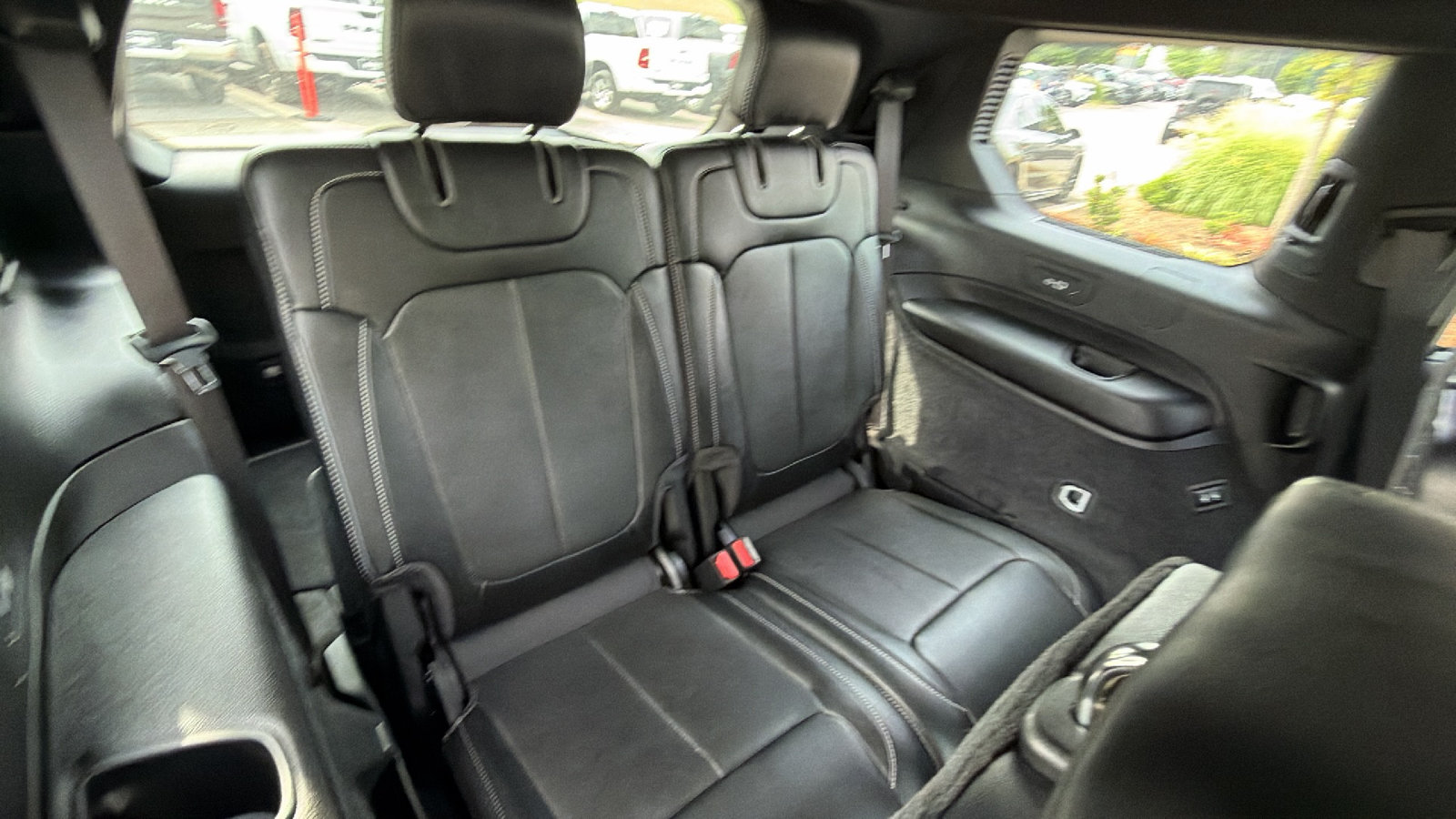 Used 2025 Jeep Grand Cherokee L Overland w/ Luxury Tech Group IV AWD/4WD image 23