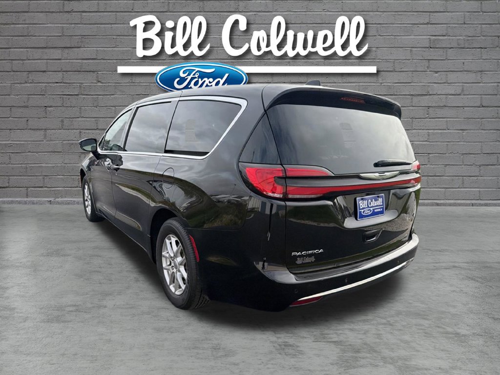 Used 2025 Chrysler Pacifica Select FWD image 7