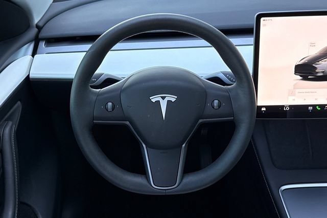 Used 2024 Tesla Model Y Long Range AWD/4WD image 19