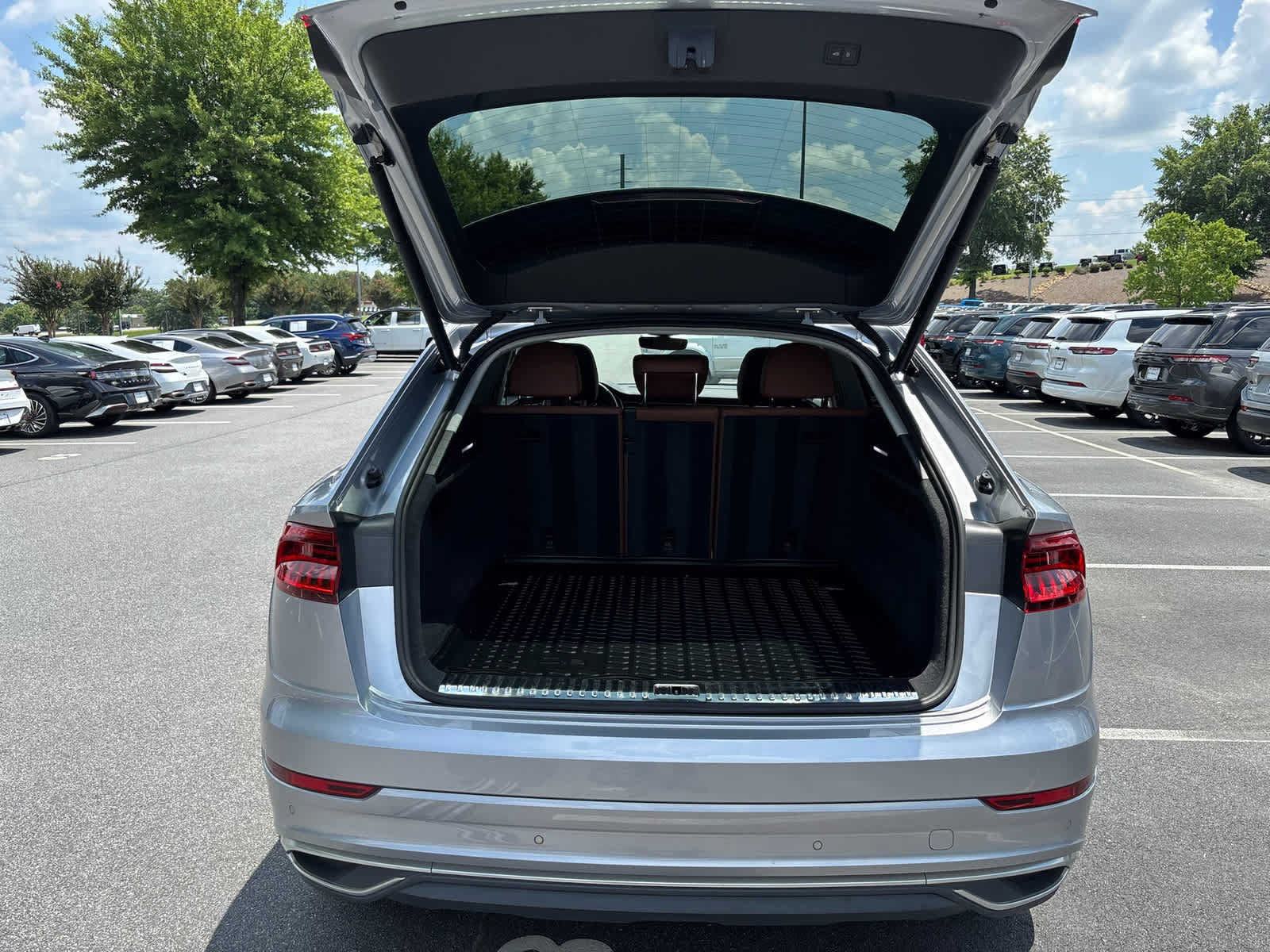 Used 2022 Audi Q8 Premium AWD/4WD image 31
