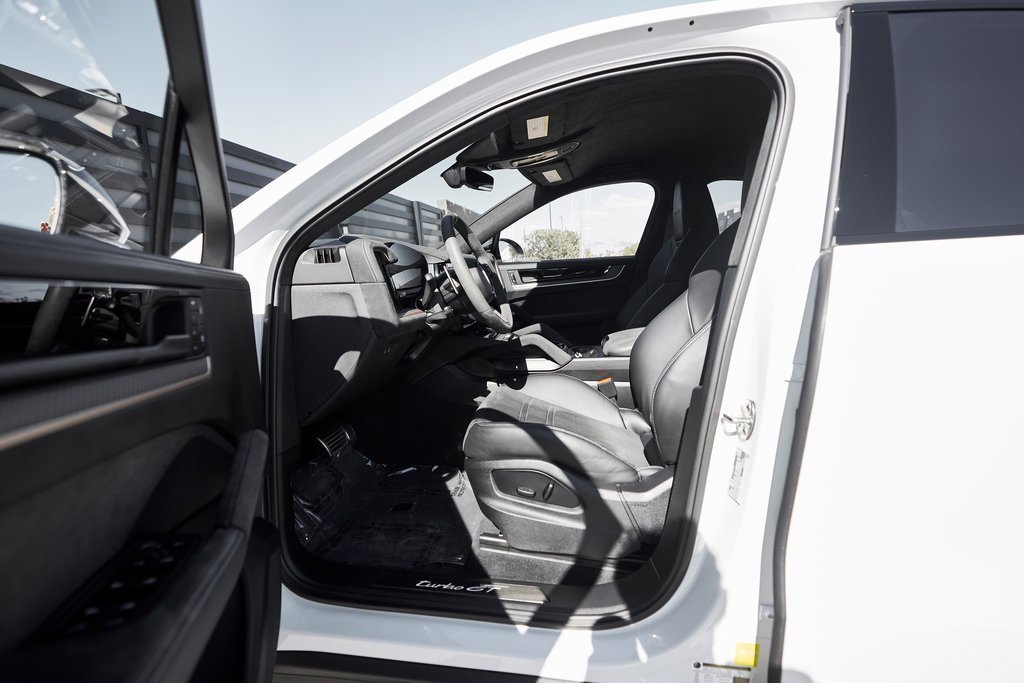Used 2024 Porsche Cayenne Turbo GT image 33