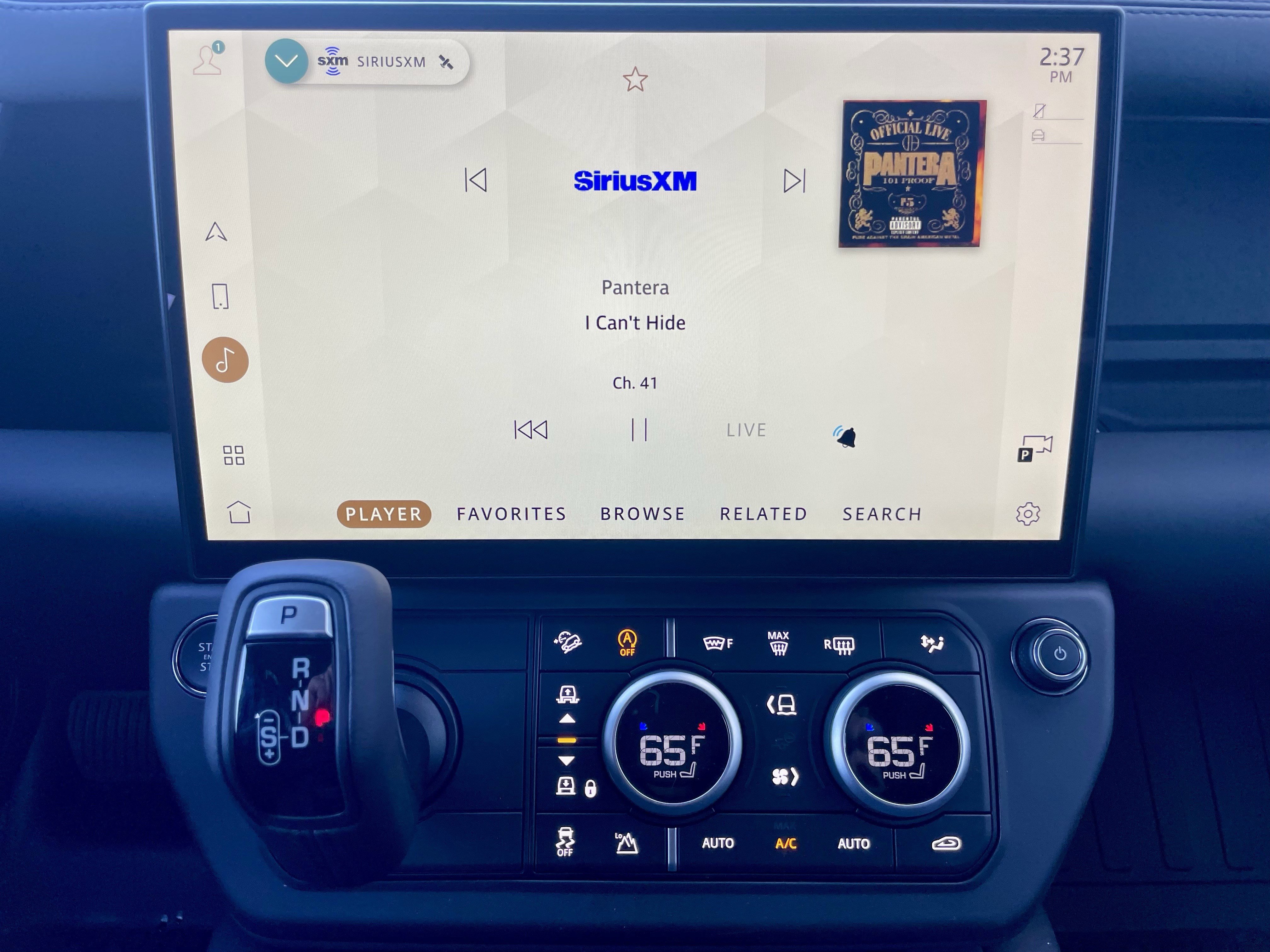 New 2026 Land Rover Defender 130 X-Dynamic SE image 29