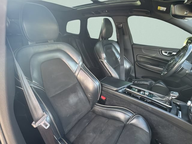 Used 2018 Volvo XC60 T5 R-Design w/ Convenience Package AWD/4WD image 19
