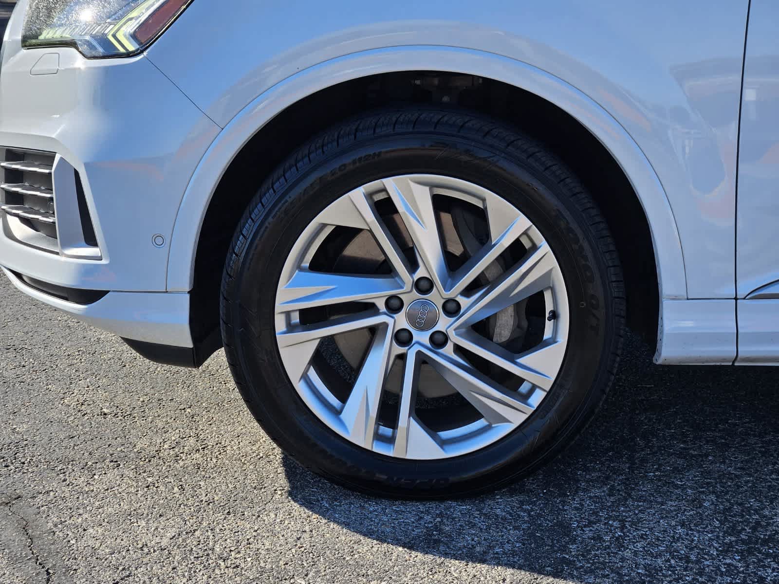 Used 2020 Audi Q7 2.0T Premium Plus w/ Premium Plus Package AWD/4WD image 9