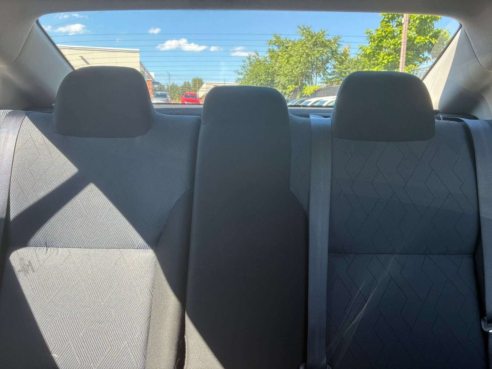Used 2025 Nissan Versa SV FWD image 33
