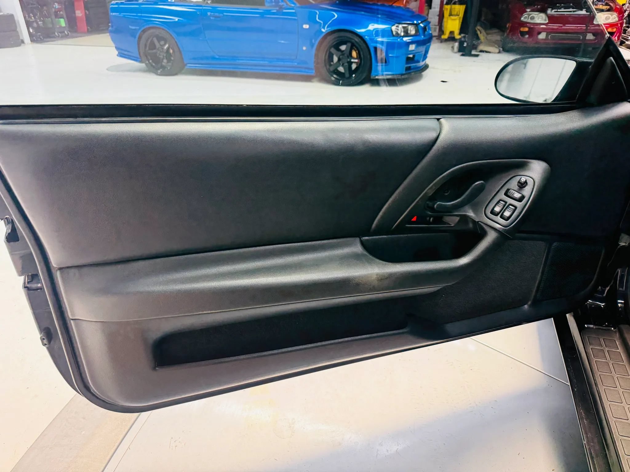 Used 2000 Chevrolet Camaro Z28 w/ SS Performance/Appearance Pkg RWD image 31