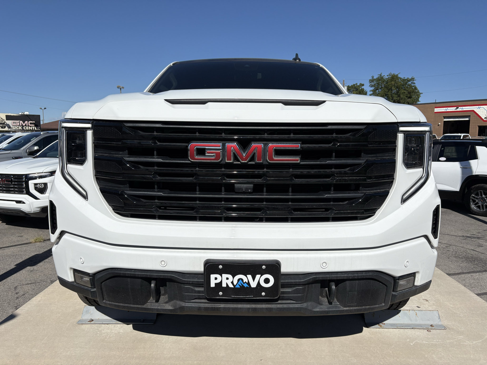 Used 2024 GMC Sierra 1500 Elevation w/ Elevation Premium Package AWD/4WD image 14
