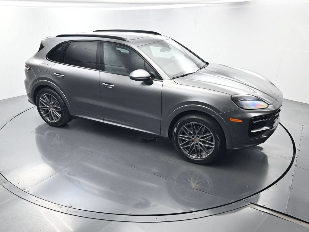 Certified 2025 Porsche Cayenne AWD/4WD image 39