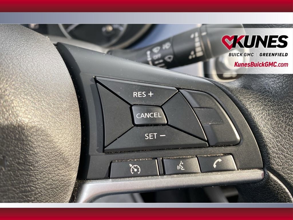 Used 2023 Nissan Versa SV image 21