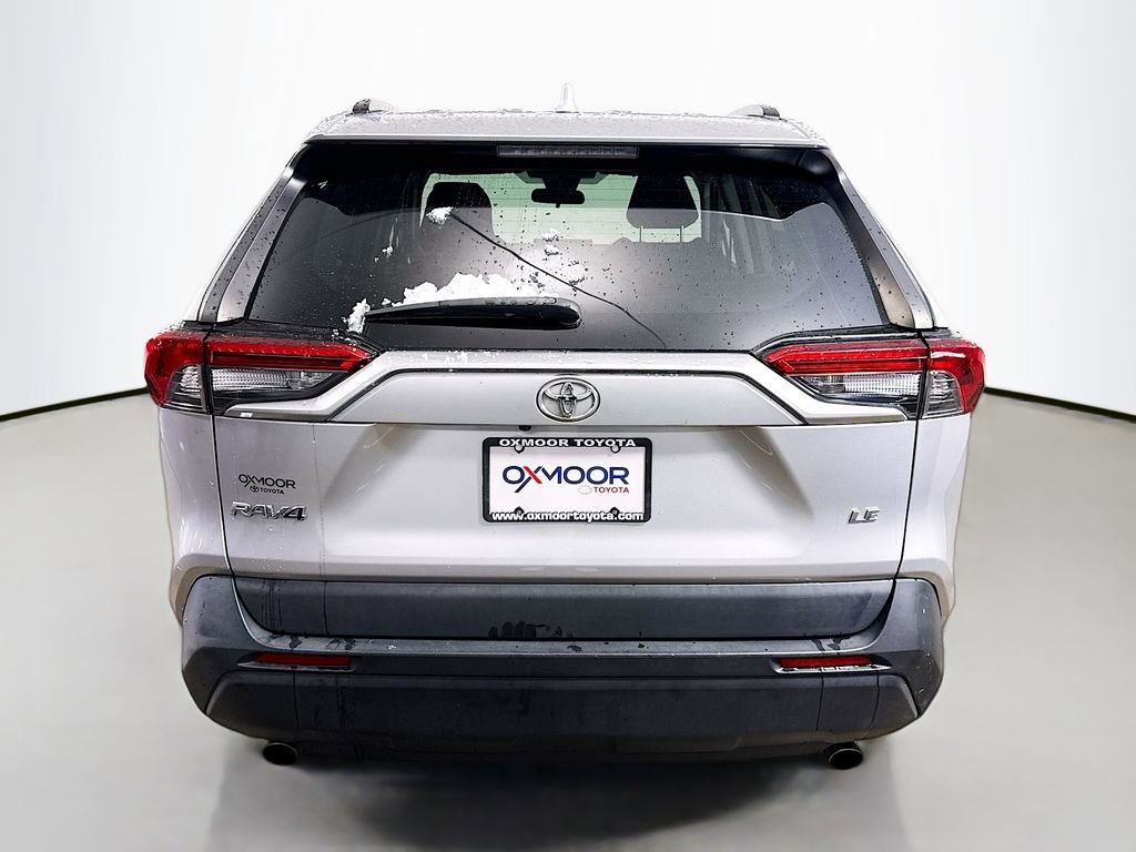 Used 2020 Toyota RAV4 LE image 6