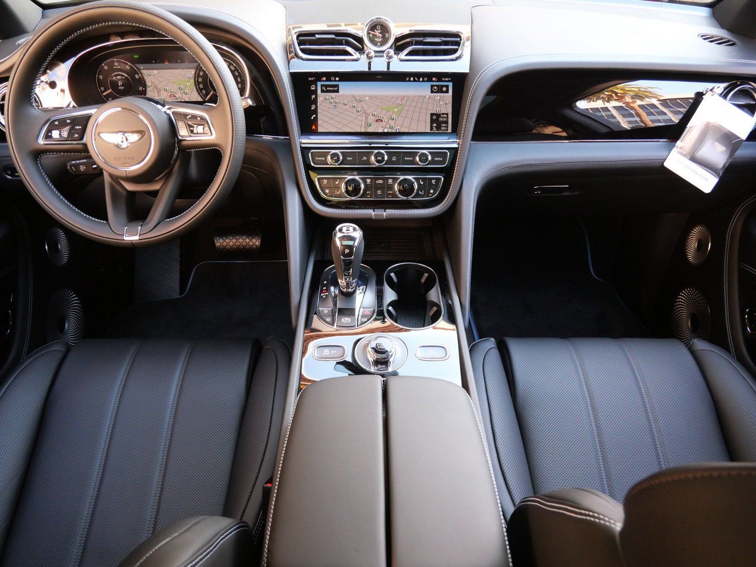 Used 2025 Bentley Bentayga Extended Wheelbase image 4