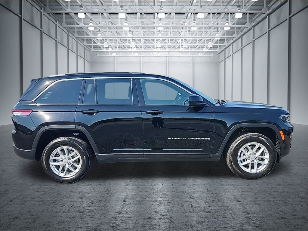 New 2026 Jeep Grand Cherokee Laredo X RWD image 32