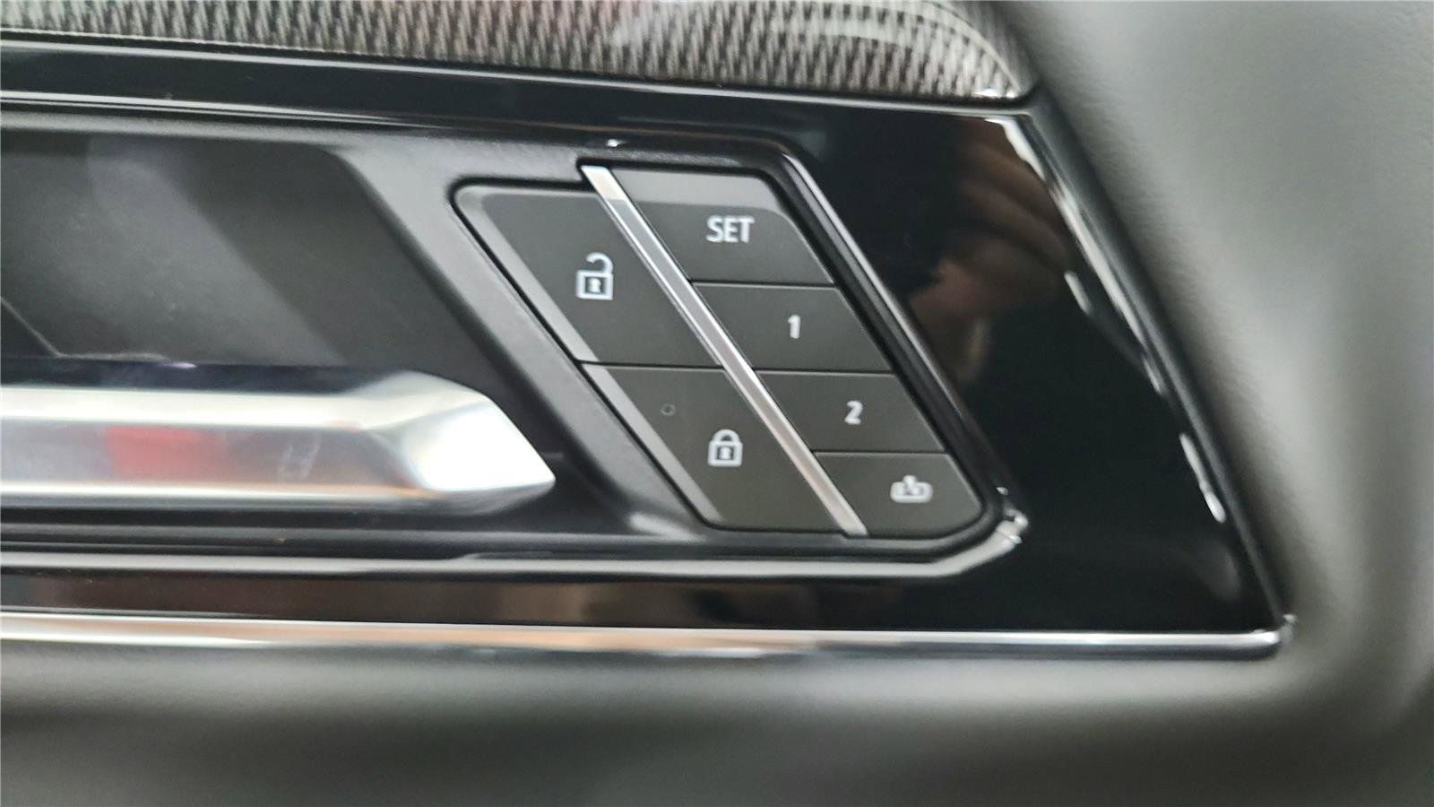 New 2026 GMC Yukon Elevation w/ Elevation Premium Package AWD/4WD image 13