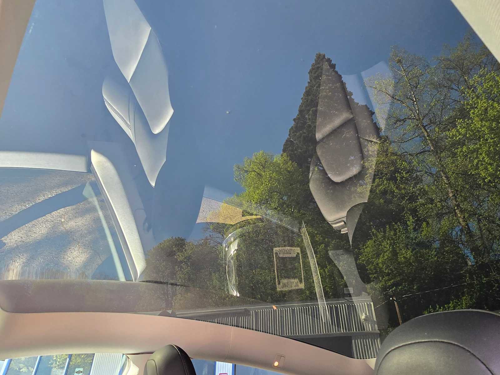 Used 2021 Tesla Model Y Long Range AWD/4WD image 22