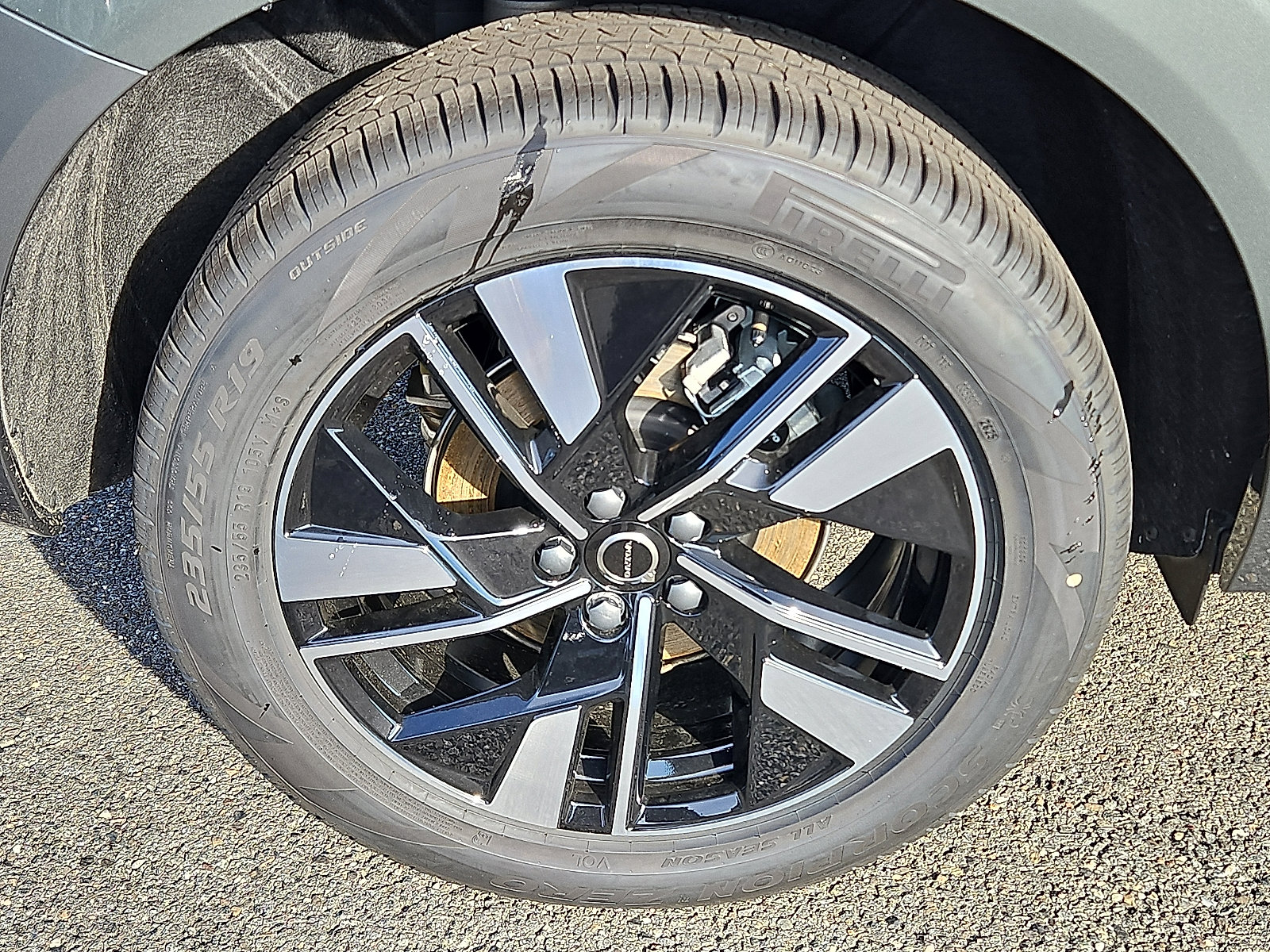 New 2026 Volvo XC60 B5 Plus w/ Protection Package Premier AWD/4WD image 7
